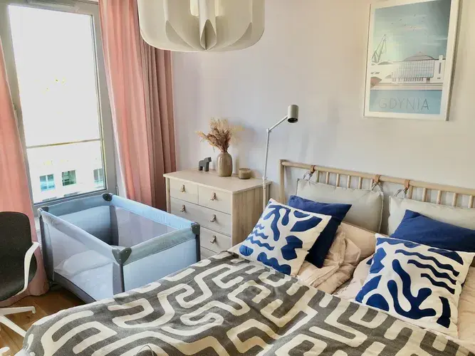 gallery. plik: Tlusta-Mewa-Sea-View-Gdynia-apartament-wakacyjny-z-widokiem-na-morze-w-sercu-gdyni-24.webp