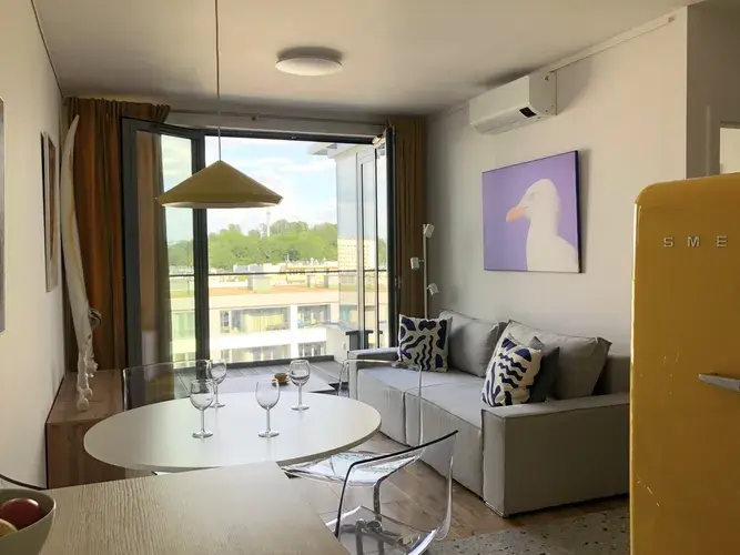gallery. plik: Tlusta-Mewa-Sea-View-Gdynia-apartament-wakacyjny-z-widokiem-na-morze-w-sercu-gdyni-7.webp